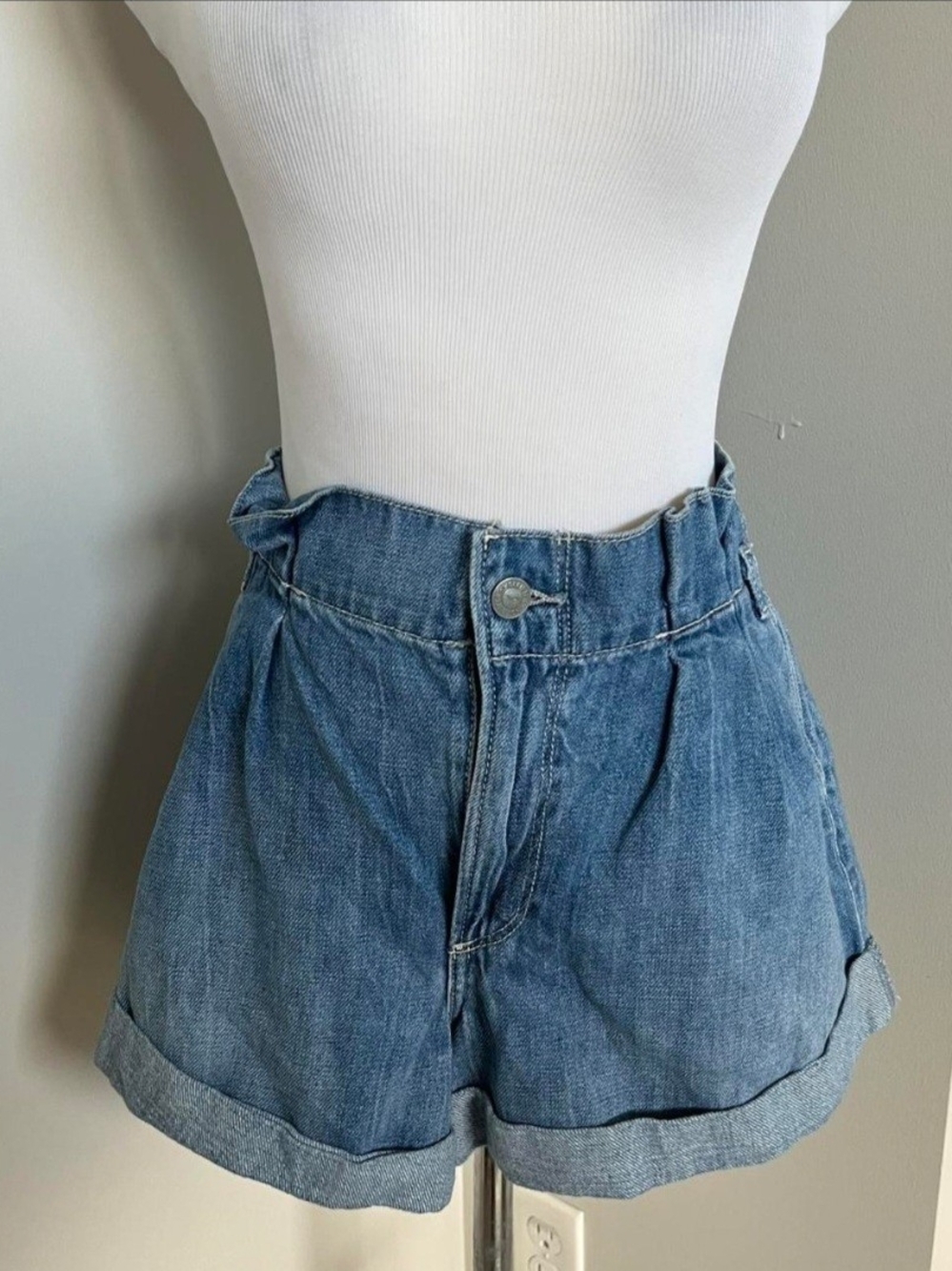Hollister High Rise Mom Shorts